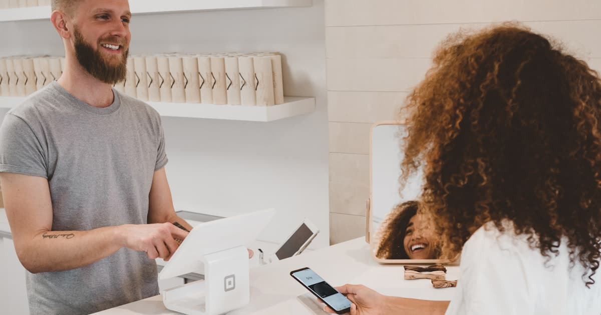 Accepting online payments: how faster checkout fixes agency cash flow